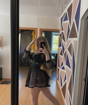 Огненная блондинка приглашает в гости на незабываемое свидание. Готова исполнить даже самые сокровенные желания. Позволь себе расслабиться и погрузиться в мир наслаждения. 9741, 24 года